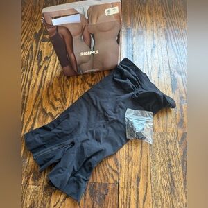 NWT! Skims Strapless bodysuit